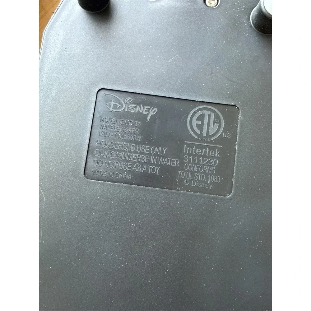 Disney Model DMG-31 Minnie Mouse Waffle Maker Pink NIB New In Box